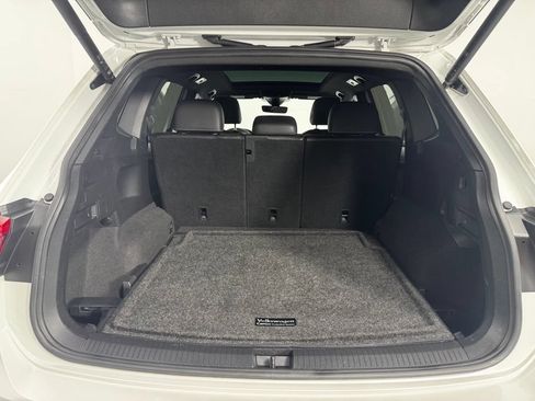 Used 2022 Volkswagen Tiguan SEL R-Line AWD/4WD image 17