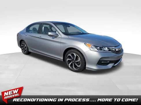 Used 2016 Honda Accord EX image 1