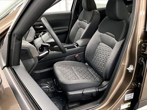 New 2026 Nissan Kicks SV image 9