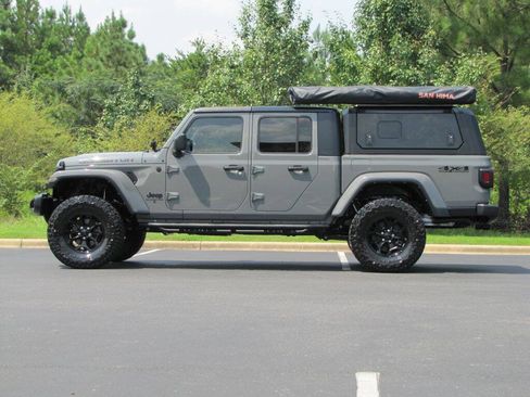 Used 2021 Jeep Gladiator Sport AWD/4WD image 5