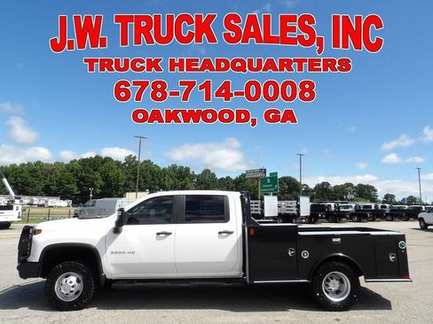 Used 2025 Chevrolet Silverado 3500 W/T w/ WT Convenience Package AWD/4WD image 2