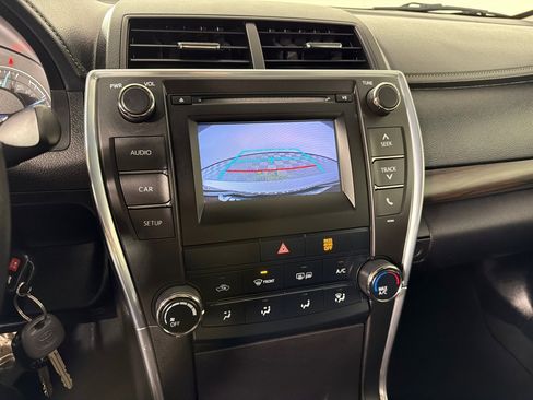 Used 2015 Toyota Camry LE image 16