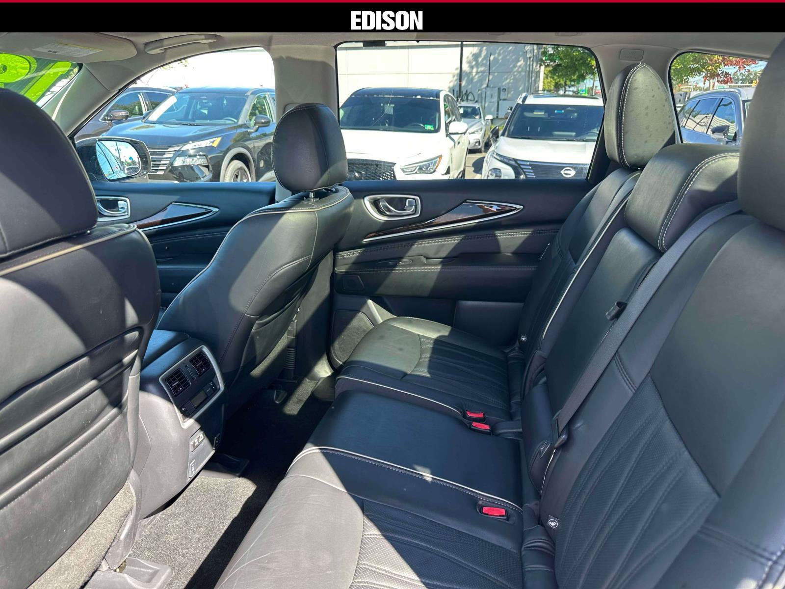 Used 2019 INFINITI QX60 Luxe w/ Sensory Package AWD/4WD image 9