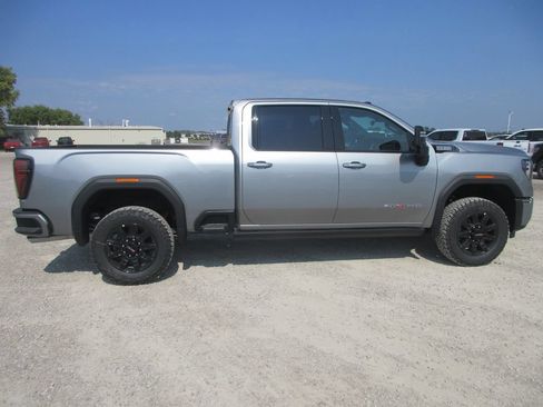 New 2026 GMC Sierra 2500 AT4 w/ AT4 Premium Plus Package AWD/4WD image 3