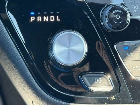 New 2026 Chrysler Pacifica Select FWD image 21