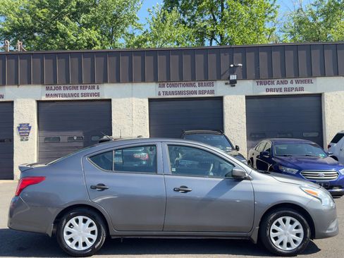 Used 2018 Nissan Versa S Plus FWD image 7
