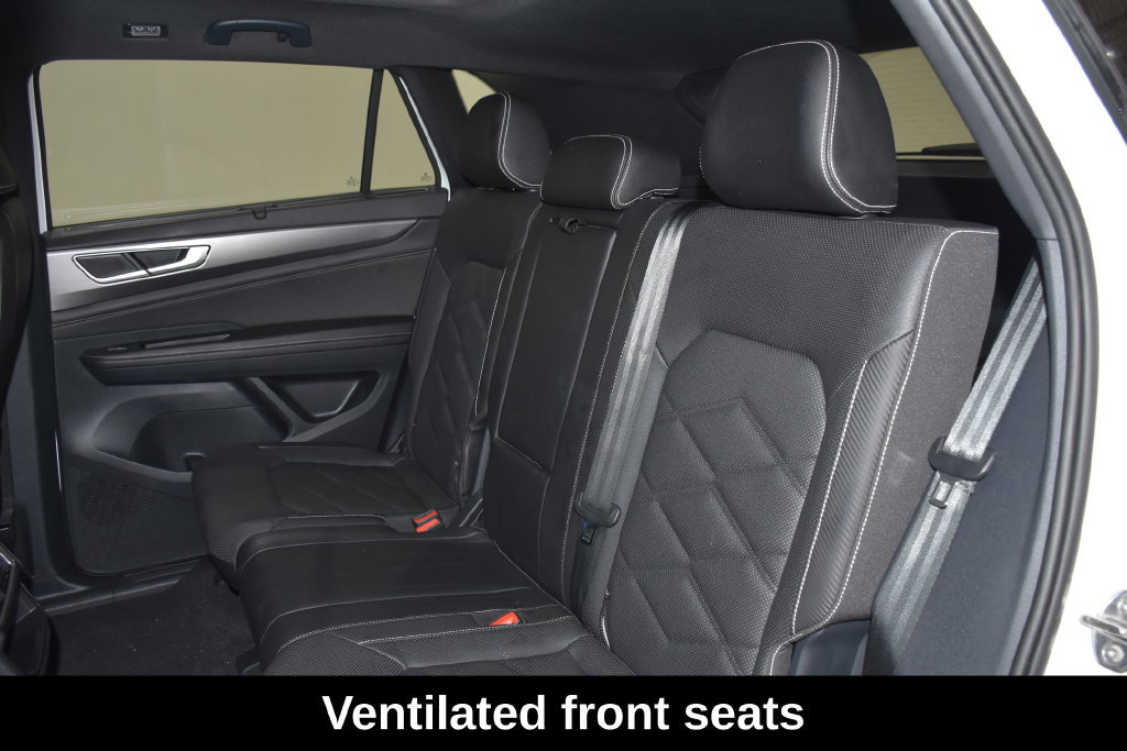 Used 2025 Volkswagen Atlas Cross Sport SE FWD image 29