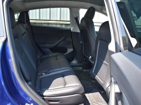 Used 2024 Tesla Model Y Long Range AWD/4WD image 23