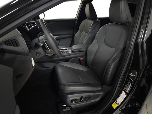 Used 2023 Lexus RZ 450e Premium image 17