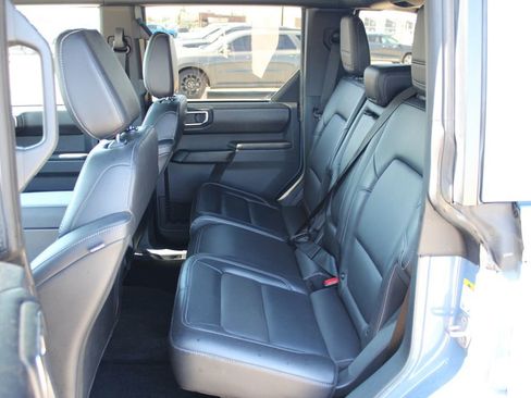Used 2025 Ford Bronco Outer Banks AWD/4WD image 7