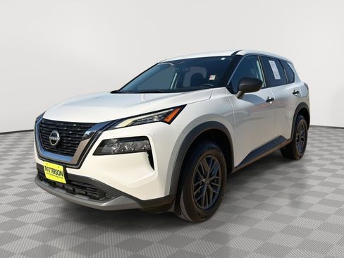 Used 2022 Nissan Rogue S FWD image 4
