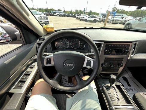 Used 2009 Jeep Grand Cherokee Laredo AWD/4WD image 26
