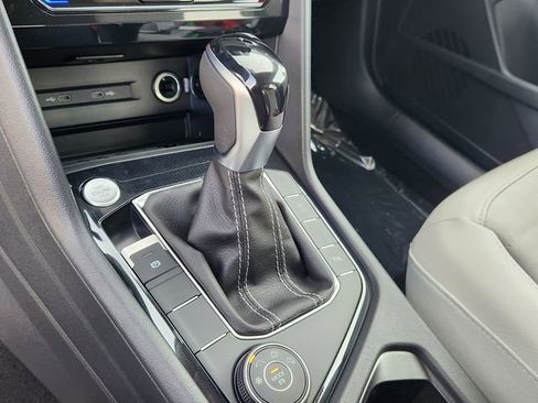 New 2026 Volkswagen Taos SE image 13