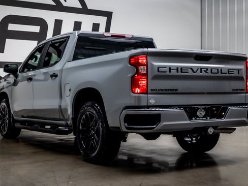 Used 2024 Chevrolet Silverado 1500 Custom w/ Turbomax Blackout Package AWD/4WD image 32