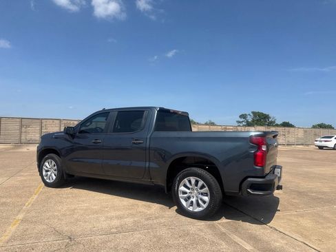 Used 2020 Chevrolet Silverado 1500 Custom w/ Custom Value Package RWD image 13