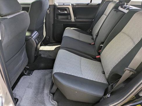 Used 2018 Toyota 4Runner SR5 AWD/4WD image 17