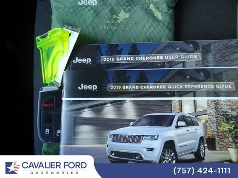 Used 2019 Jeep Grand Cherokee Laredo RWD image 29