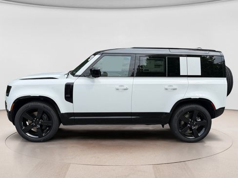 New 2026 Land Rover Defender 110 X-Dynamic SE AWD/4WD image 2