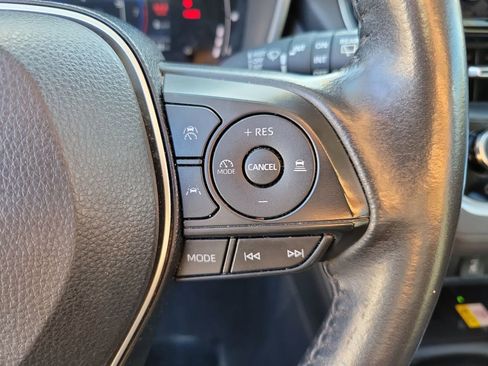 Used 2023 Toyota Corolla Cross XLE image 20