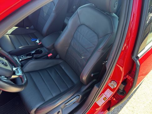 Used 2019 Volkswagen GTI SE FWD image 16