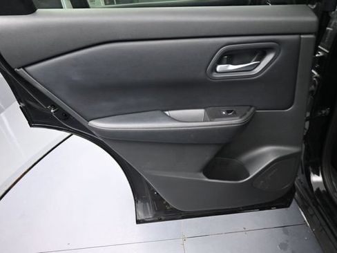 Used 2024 Nissan Rogue SV AWD/4WD image 18