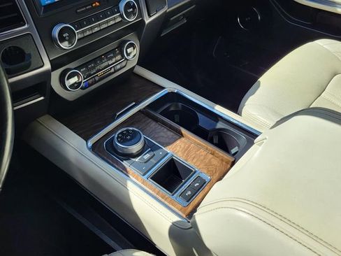 Used 2019 Ford Expedition Platinum image 10