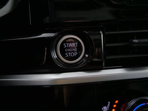 Used 2024 Nissan Pathfinder Platinum w/ Black Appearance Package image 25