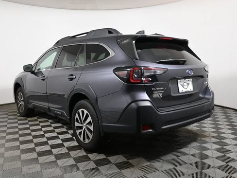 Used 2025 Subaru Outback Premium AWD/4WD image 9