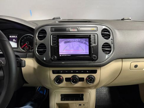 Used 2016 Volkswagen Tiguan R-Line image 13