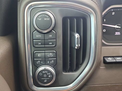 Used 2022 GMC Sierra 2500 Denali w/ Denali Ultimate Package AWD/4WD image 35