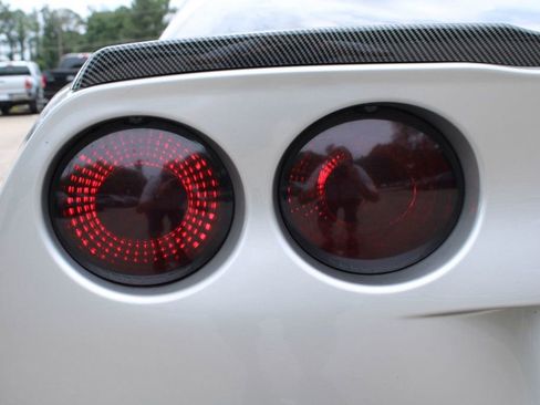 Used 2005 Chevrolet Corvette Coupe w/ Preferred Equipment Group RWD image 10