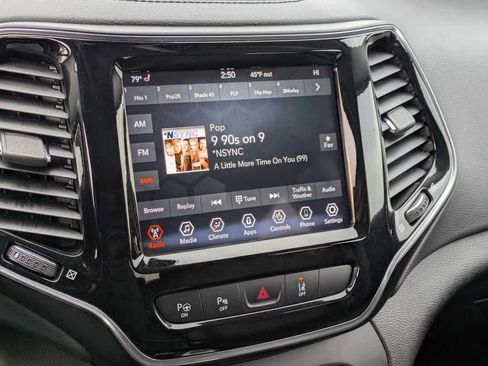 Certified 2021 Jeep Cherokee Limited AWD/4WD image 28