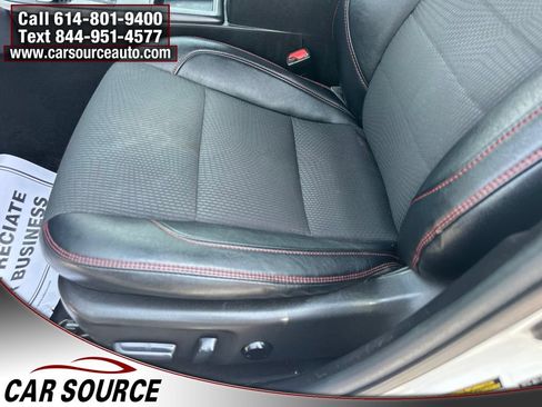 Used 2017 Toyota Camry SE FWD image 7