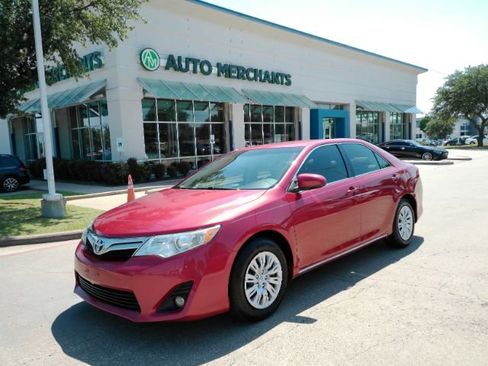 Used 2012 Toyota Camry LE FWD image 1