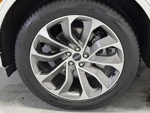 Certified 2025 Lincoln Aviator AWD w/ Jet Appearance Package image 3