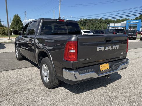 Used 2025 RAM 1500 Big Horn AWD/4WD image 7