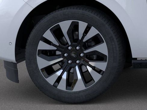 New 2025 Ford Expedition Platinum w/ Driver's Package image 19