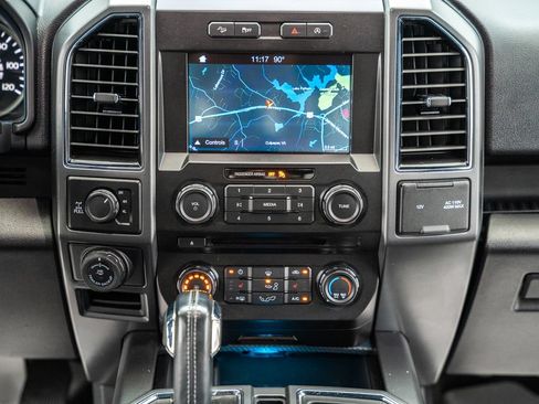 Used 2018 Ford F150 XLT w/ Equipment Group 302A Luxury AWD/4WD image 26