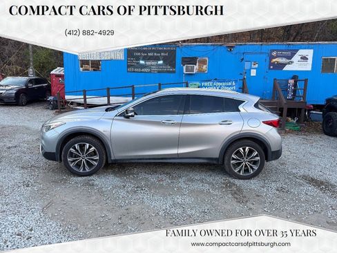 Used 2018 INFINITI QX30 Premium w/ Navigation Package image 1
