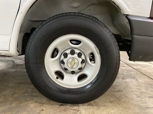 Used 2023 Chevrolet Express 2500 w/ Driver Convenience Package image 29