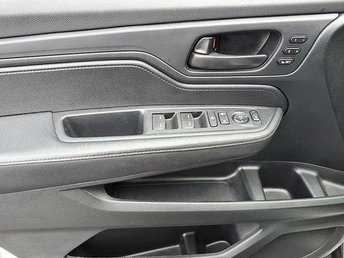 Used 2023 Honda Odyssey EX-L image 11