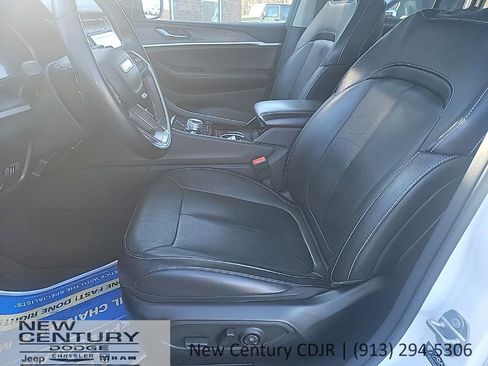 Used 2022 Jeep Grand Cherokee Limited image 10