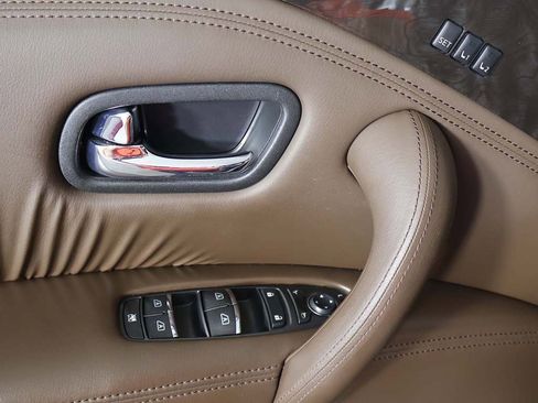 Used 2024 Nissan Armada Platinum image 40