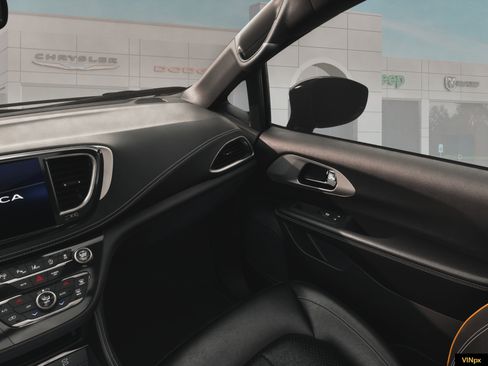 New 2027 Chrysler Pacifica Limited AWD/4WD image 21