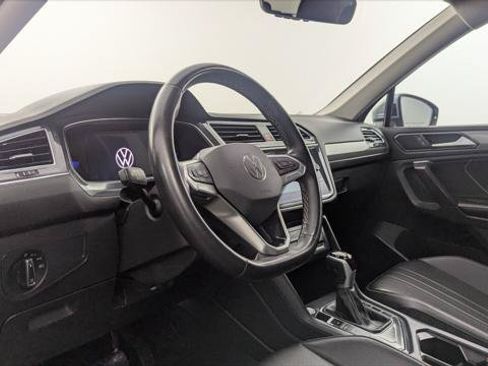 Used 2023 Volkswagen Tiguan SE FWD image 23