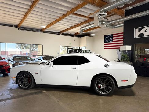 Used 2016 Dodge Challenger SRT w/ Technology Group image 10