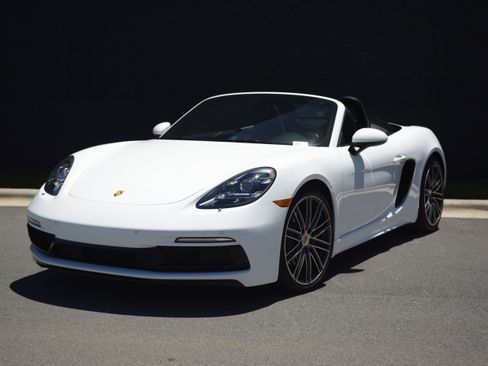 Certified 2024 Porsche 718 Boxster RWD image 1