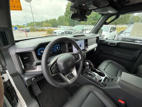 New 2026 Ford Bronco Badlands AWD/4WD image 9