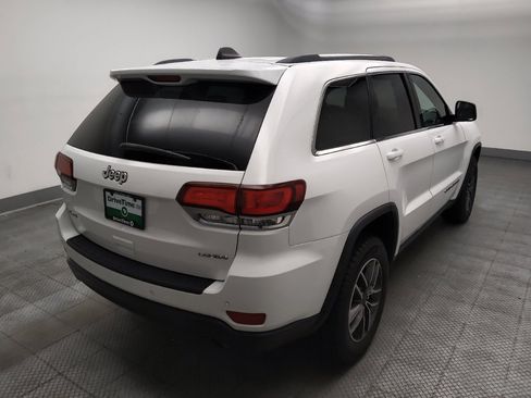 Used 2020 Jeep Grand Cherokee Laredo w/ 18" Wheel & 8.4" Radio Group AWD/4WD image 9