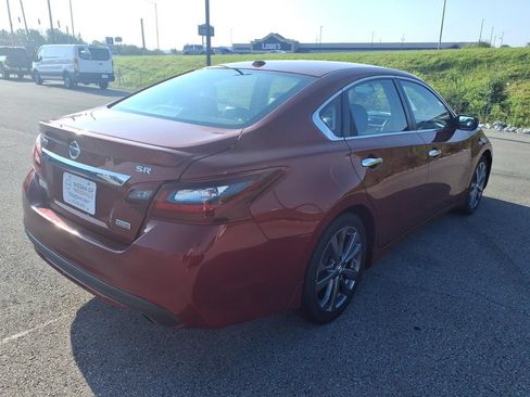 Used 2018 Nissan Altima 2.5 SR w/ SR Special Edition FWD image 2